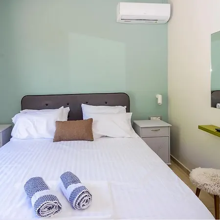 Tzogias Pan * Lassi (Kefalonia)