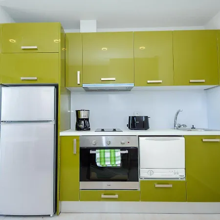 Apartament Tzogias Pan *