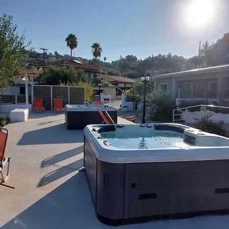 Tzogias Pan * Lassi (Kefalonia)