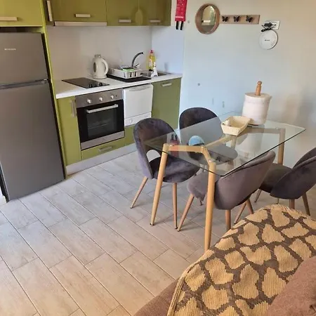 Tzogias Pan Apartment *