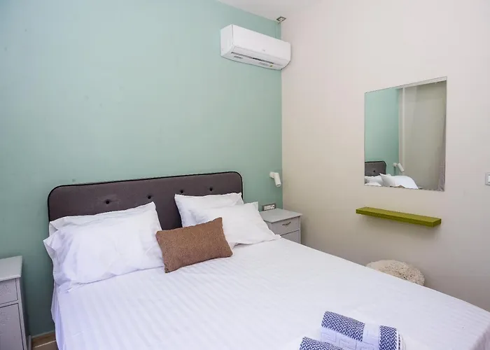 Tzogias Pan * Lassi (Kefalonia)